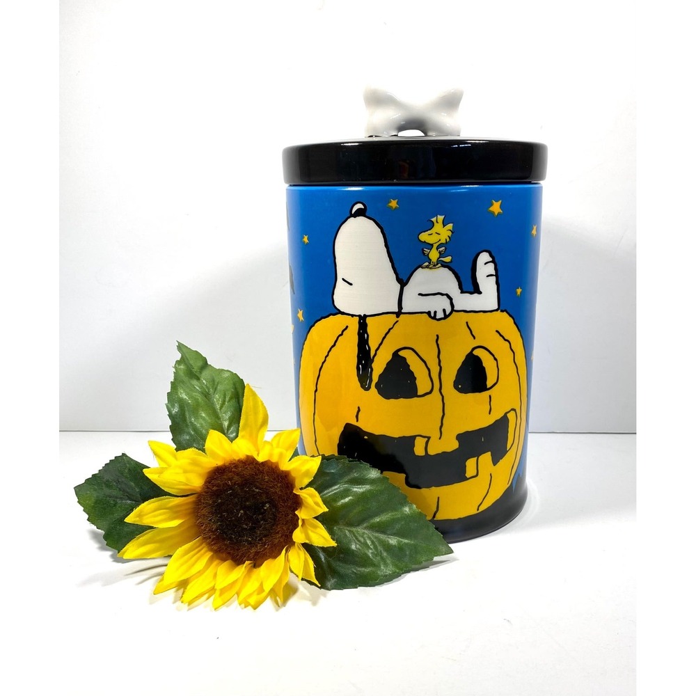 Peanuts Snoopy Ceramic Halloween Cookie Jar Canister Fall Kitchen Linus Lucy